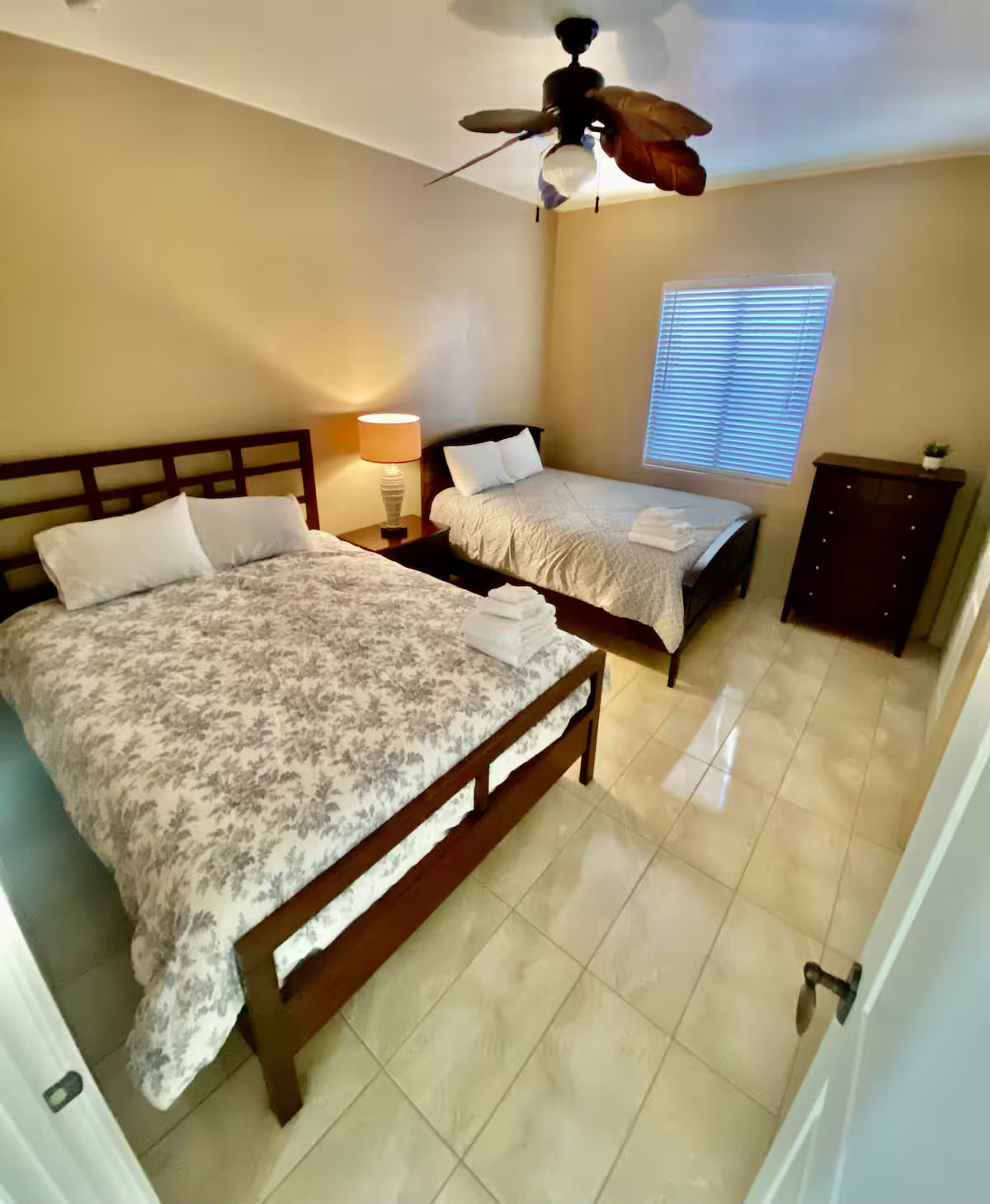 Bedroom 5, 2 queen beds