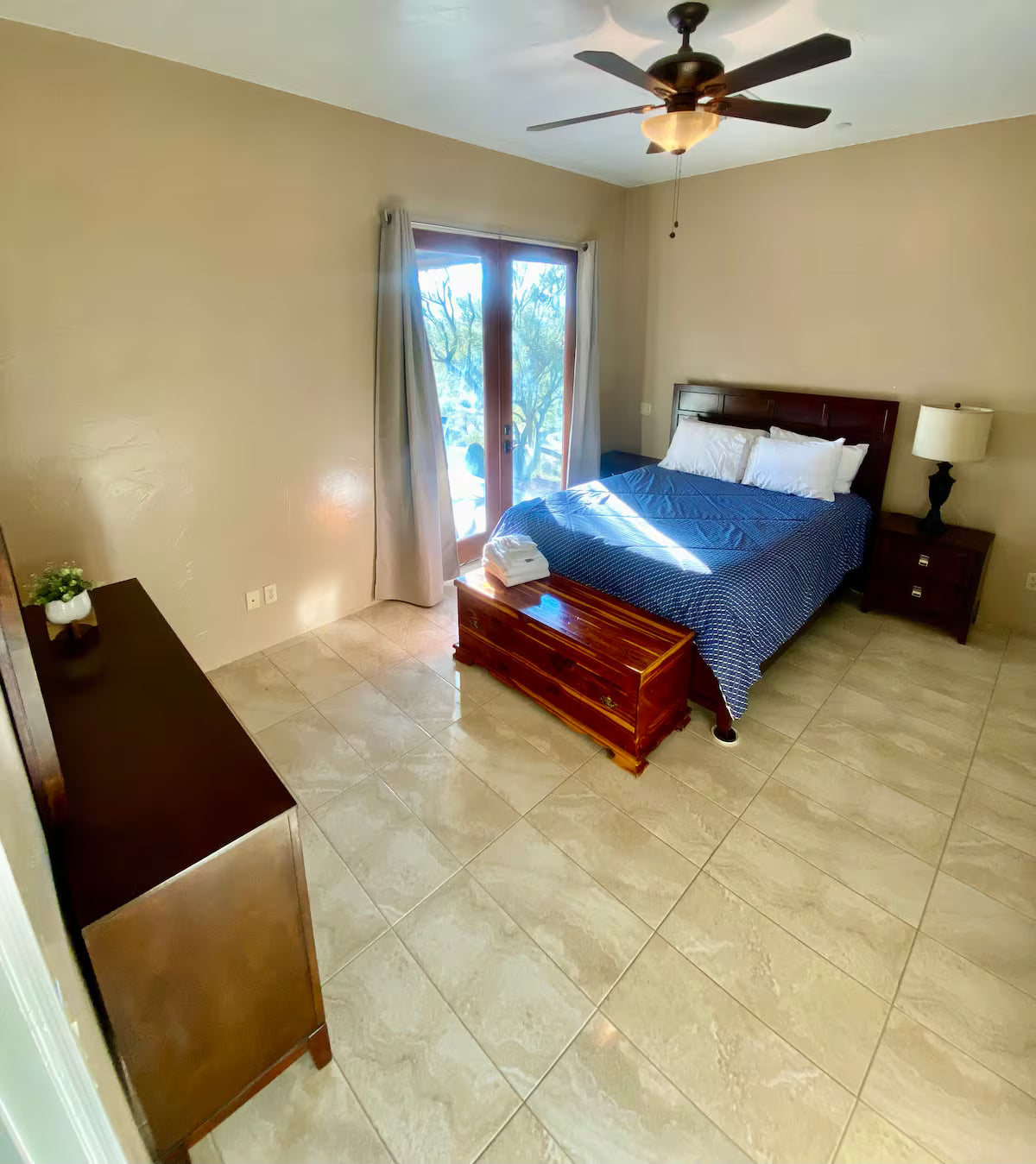 Bedroom 6, 1 queen bed w/ private en suite bath
