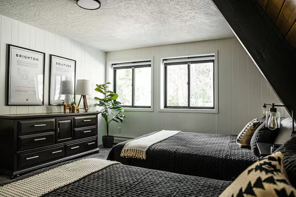 Room 3, Queen Bed (2 beds total)